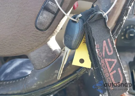 2004 Kia Sedona Ex/Lx from USA, damaged, VIN KNDUP131646513408